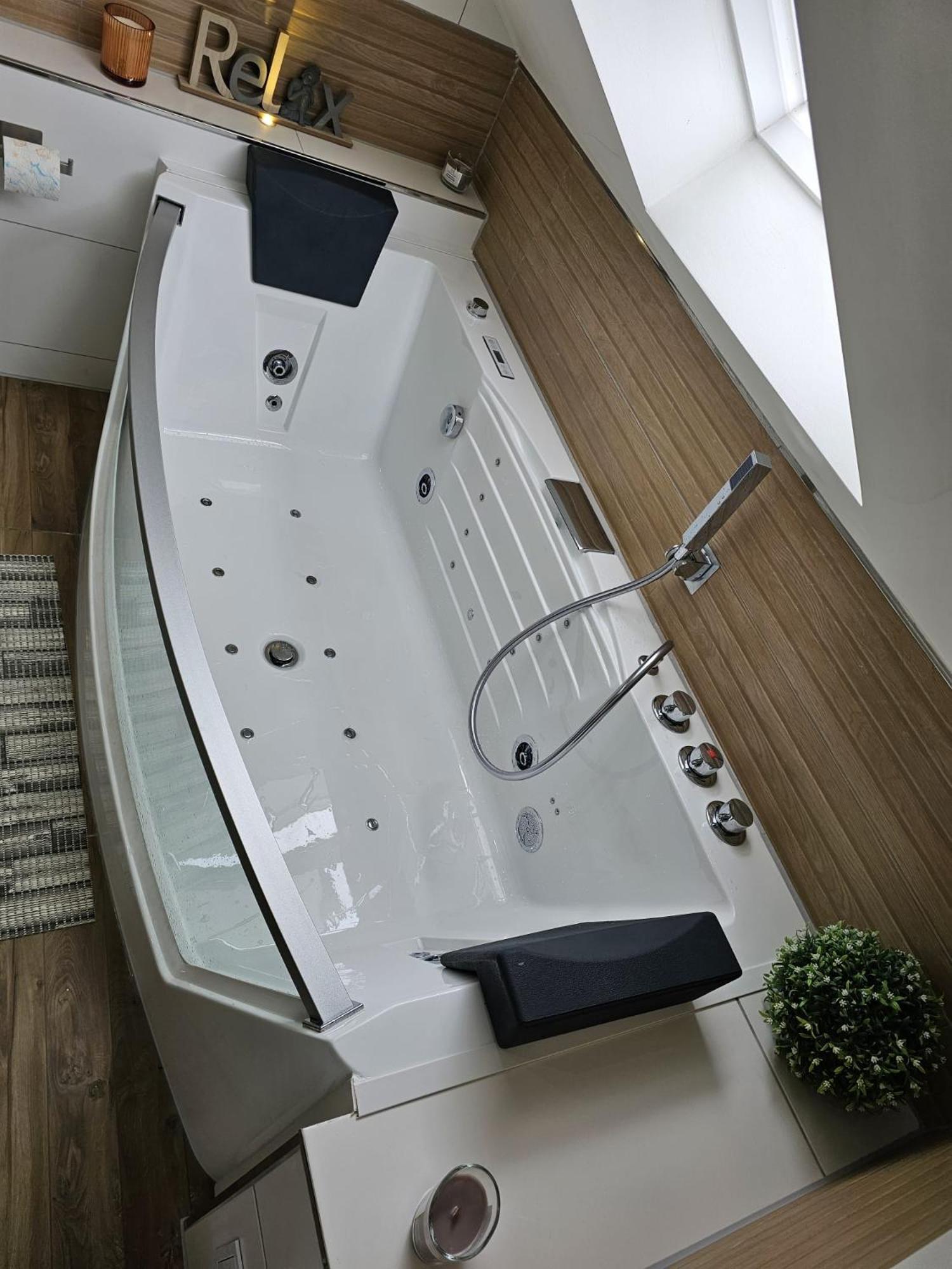 Tautraum Suite Mit Whirlpool Und Gruenem Ausblick Вилхелмсхафен Екстериор снимка